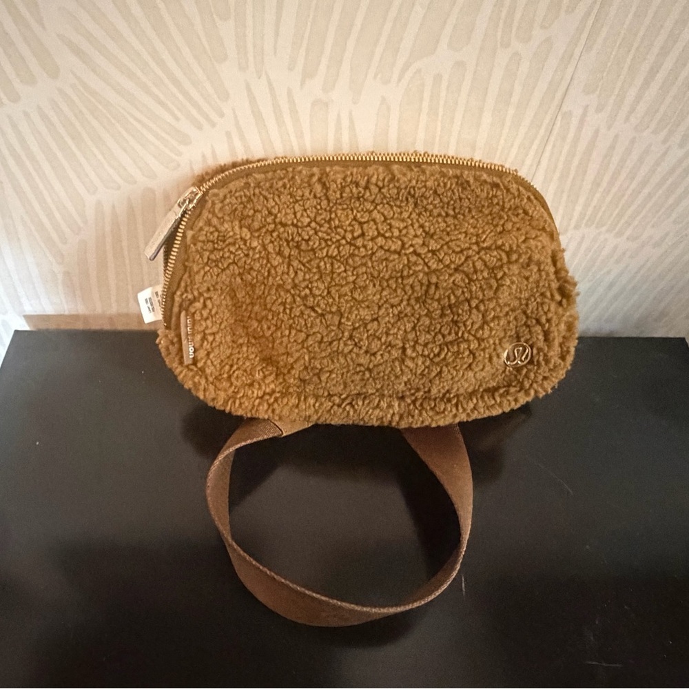Lululemon Everywhere Fleece Belt Bag - Burnt Caramel